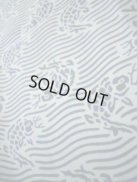 画像6: I0624Y じゅばん 男性用着物 荒磯鯉 シルク(正絹)  薄い グレー(灰色), 鯉 【中古】 【USED】 【リサイクル】 ★★★★☆ (6)