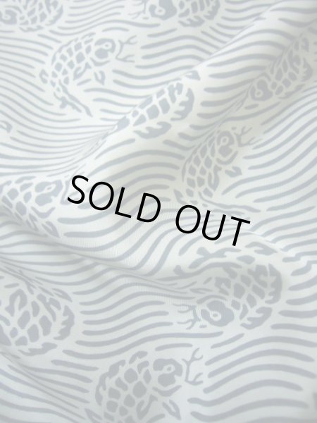 画像7: I0624Y じゅばん 男性用着物 荒磯鯉 シルク(正絹)  薄い グレー(灰色), 鯉 【中古】 【USED】 【リサイクル】 ★★★★☆ (7)