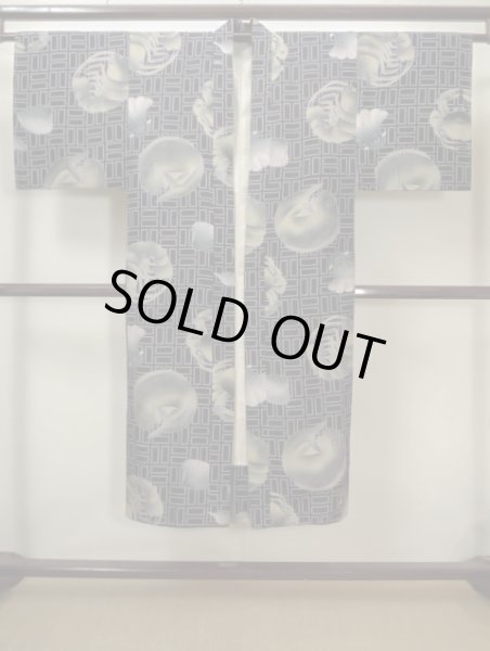 画像2: I0624Z じゅばん 男性用着物  シルク（正絹）  深い 紫, 伊勢海老 【中古】 【USED】 【リサイクル】 ★★★☆☆ (2)