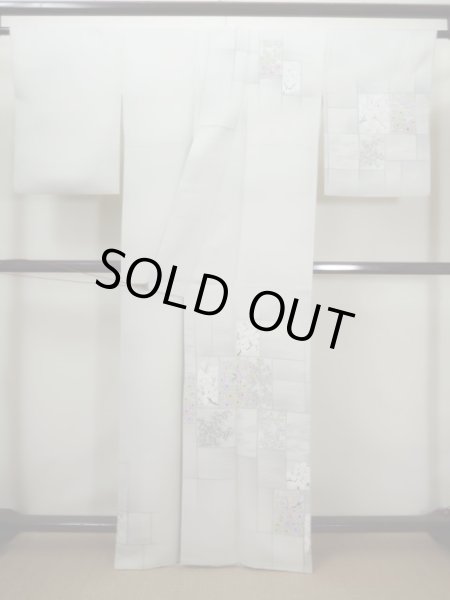 画像2: I0627S 訪問着 女性用着物  シルク（正絹）   グレー（灰色）, 菊 【中古】 【USED】 【リサイクル】 ★★★★☆ (2)