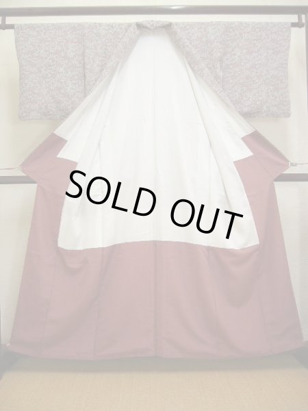 画像2: I0629H 小紋 女性用着物  シルク（正絹）  淡い グレー（灰色）, 笹 【中古】 【USED】 【リサイクル】 ★★★★☆ (2)