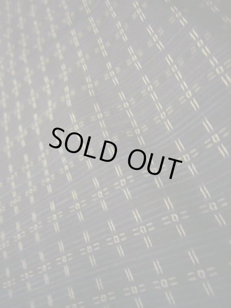 画像9: I1019Z 羽織 女性用着物  シルク（正絹）  スモーキーな 黒, 幾何学模様 【中古】 【USED】 【リサイクル】 ★★★★☆ (9)