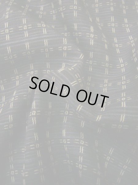 画像11: I1019Z 羽織 女性用着物  シルク（正絹）  スモーキーな 黒, 幾何学模様 【中古】 【USED】 【リサイクル】 ★★★★☆ (11)