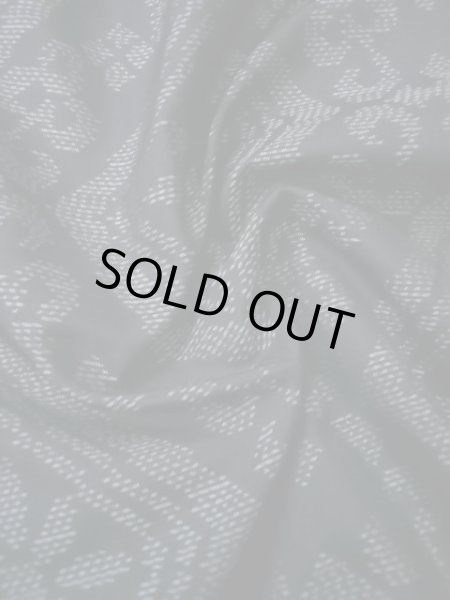 画像8: I1026D 羽織 女性用着物  シルク（正絹）  スモーキーな 黒, 菱 【中古】 【USED】 【リサイクル】 ★★★★★ (8)