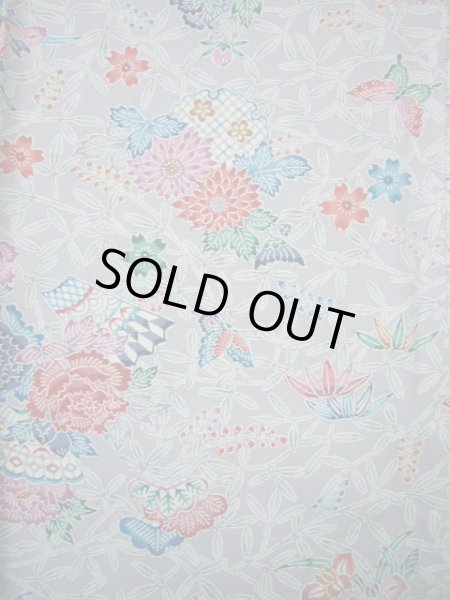 画像5: I1109H 小紋 女性用着物  シルク（正絹） 淡い グレーがかった 藤, 桜 【中古】 【USED】 【リサイクル】 ★★★★☆ (5)