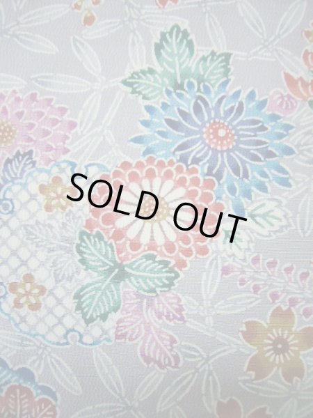 画像7: I1109H 小紋 女性用着物  シルク（正絹） 淡い グレーがかった 藤, 桜 【中古】 【USED】 【リサイクル】 ★★★★☆ (7)