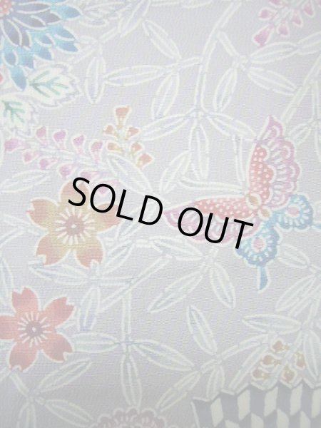 画像8: I1109H 小紋 女性用着物  シルク（正絹） 淡い グレーがかった 藤, 桜 【中古】 【USED】 【リサイクル】 ★★★★☆ (8)