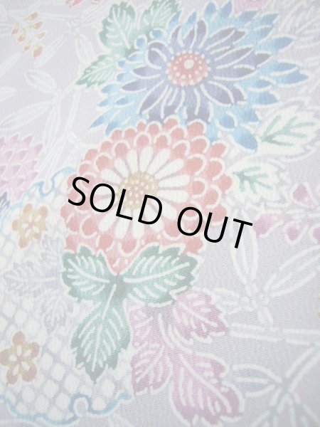 画像10: I1109H 小紋 女性用着物  シルク（正絹） 淡い グレーがかった 藤, 桜 【中古】 【USED】 【リサイクル】 ★★★★☆ (10)