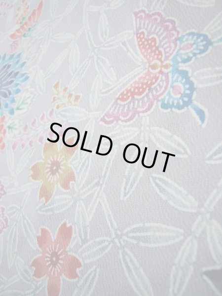 画像11: I1109H 小紋 女性用着物  シルク（正絹） 淡い グレーがかった 藤, 桜 【中古】 【USED】 【リサイクル】 ★★★★☆ (11)