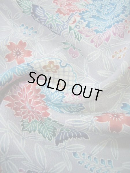 画像13: I1109H 小紋 女性用着物  シルク（正絹） 淡い グレーがかった 藤, 桜 【中古】 【USED】 【リサイクル】 ★★★★☆ (13)