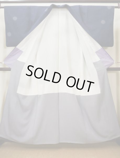 画像2: I1130T 紬 女性用着物  シルク(正絹)   ネイビー(紺), 幾何学模様 【中古】 【USED】 【リサイクル】 ★★★☆☆ (2)