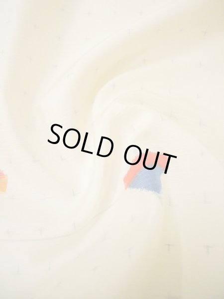 画像10: I1130V 紬 女性用着物  シルク（正絹）  クリーミーな オフ　ホワイト, 独楽 【中古】 【USED】 【リサイクル】 ★★★★☆ (10)