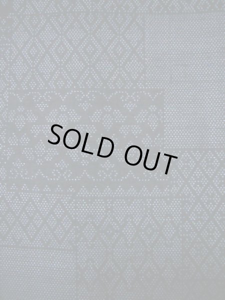 画像9: I1130X 紬 女性用着物  シルク(正絹)  スモーキーな 青, 幾何学模様 【中古】 【USED】 【リサイクル】 ★★★★☆ (9)