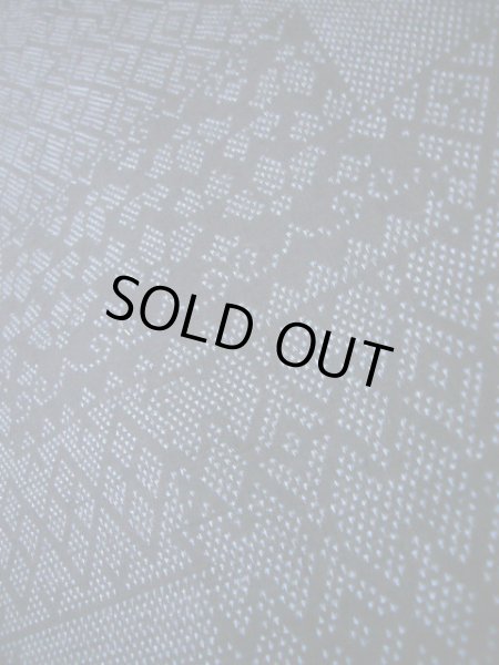 画像12: I1130X 紬 女性用着物  シルク(正絹)  スモーキーな 青, 幾何学模様 【中古】 【USED】 【リサイクル】 ★★★★☆ (12)