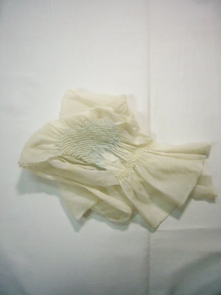 画像4: J0203XW 帯揚げ 女性用着物 シルク（正絹）  淡い 水色 雲 【中古】 【USED】 【リサイクル】 ★★☆☆☆ (4)