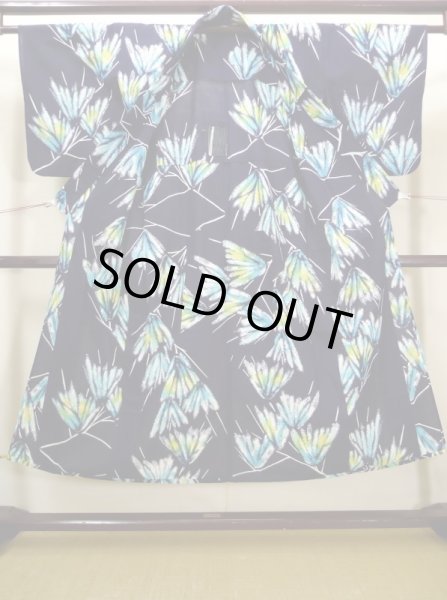 画像2: J0520W ゆかた 女性用着物  綿 ダークな  藍, 抽象的模様 【中古】 【USED】 【リサイクル】 ★☆☆☆☆ (2)