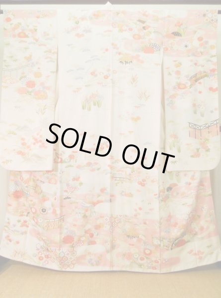 画像1: J0715S 振袖 女性用着物  シルク（正絹） 薄い  オフ　ホワイト, 花 【中古】 【USED】 【リサイクル】 ★★★☆☆ (1)