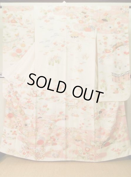 画像2: J0715S 振袖 女性用着物  シルク（正絹） 薄い  オフ　ホワイト, 花 【中古】 【USED】 【リサイクル】 ★★★☆☆ (2)
