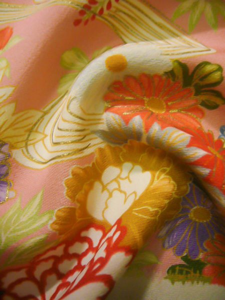画像13: J0715S 振袖 女性用着物  シルク(正絹) 薄い  オフ ホワイト, 花 【中古】 【USED】 【リサイクル】 ★★★☆☆ (13)