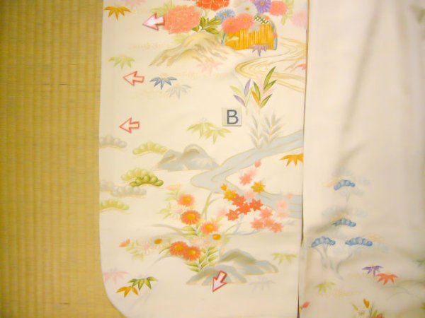 画像18: J0715S 振袖 女性用着物  シルク(正絹) 薄い  オフ ホワイト, 花 【中古】 【USED】 【リサイクル】 ★★★☆☆ (18)