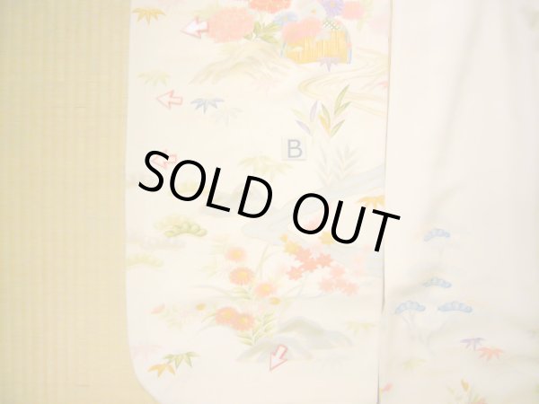 画像18: J0715S 振袖 女性用着物  シルク（正絹） 薄い  オフ　ホワイト, 花 【中古】 【USED】 【リサイクル】 ★★★☆☆ (18)