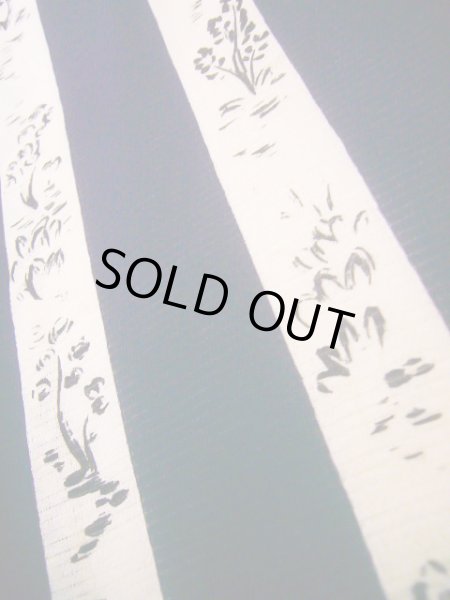 画像8: J0722N 夏物 女性用着物 絽ちりめん シルク（正絹） ダークな  紫, 花 【中古】 【USED】 【リサイクル】 ★★☆☆☆ (8)