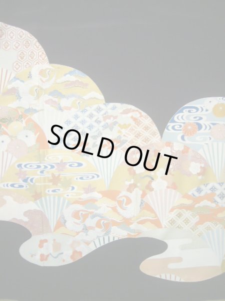 画像5: J0731G 留袖 女性用着物 比翼、お引きずり シルク(正絹) ダークな  黒, ぼたん 【中古】 【USED】 【リサイクル】 ★★★★☆ (5)