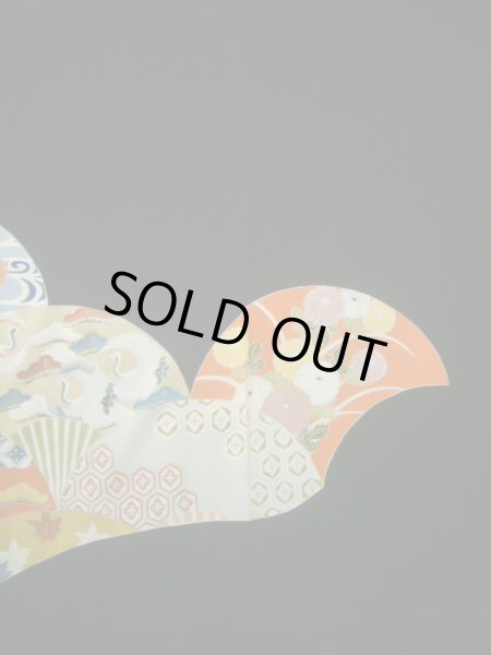 画像6: J0731G 留袖 女性用着物 比翼、お引きずり シルク(正絹) ダークな  黒, ぼたん 【中古】 【USED】 【リサイクル】 ★★★★☆ (6)