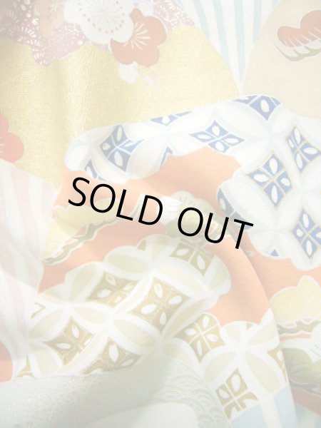 画像15: J0731G 留袖 女性用着物 比翼、お引きずり シルク(正絹) ダークな  黒, ぼたん 【中古】 【USED】 【リサイクル】 ★★★★☆ (15)