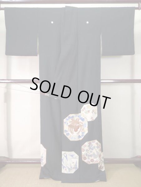 画像2: J0731H 留袖 女性用着物 比翼 シルク(正絹) ダークな  黒, 菊 【中古】 【USED】 【リサイクル】 ★★☆☆☆ (2)