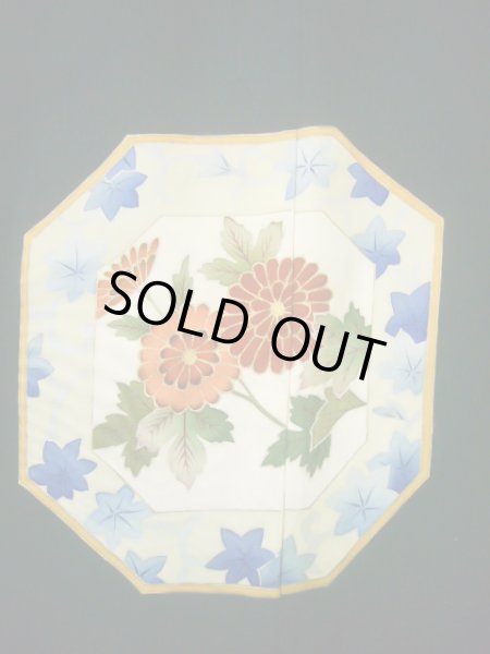 画像10: J0731H 留袖 女性用着物 比翼 シルク(正絹) ダークな  黒, 菊 【中古】 【USED】 【リサイクル】 ★★☆☆☆ (10)