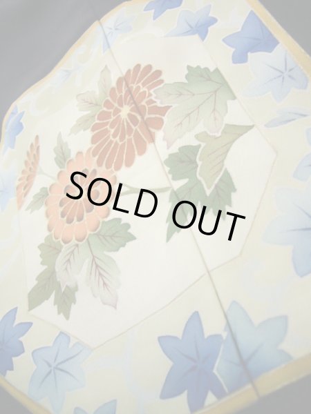 画像15: J0731H 留袖 女性用着物 比翼 シルク(正絹) ダークな  黒, 菊 【中古】 【USED】 【リサイクル】 ★★☆☆☆ (15)