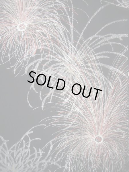 画像3: J0808C 羽織 女性用着物  シルク(正絹) ダークな  黒, 菊 【中古】 【USED】 【リサイクル】 ★★★★☆ (3)