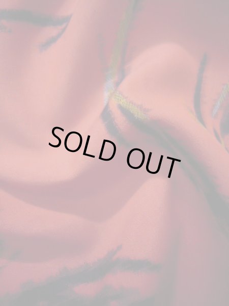 画像9: J0812V 羽織 女性用着物  綿 深い  朱赤, 抽象的模様 【中古】 【USED】 【リサイクル】 ★★★★☆ (9)