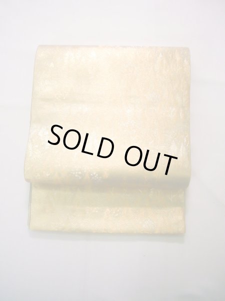 画像2: J0918R 袋帯  女性用着物 シルク(正絹) シャイニーな  ゴールド(金) 木   【中古】 【USED】 【リサイクル】 ★★★★☆ (2)