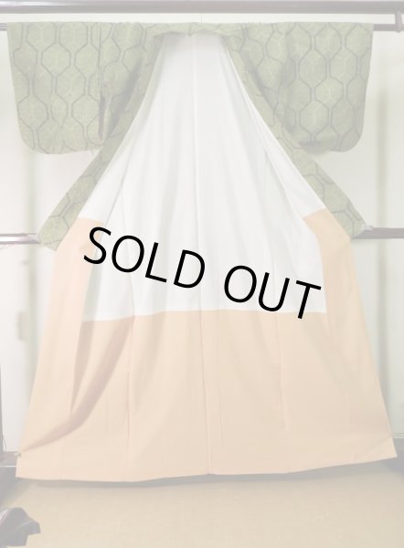 画像2: J0926L  紬 女性用着物  シルク（正絹） ヘザー（杢）  黄緑色, 亀甲 【中古】 【USED】 【リサイクル】 ★★★☆☆ (2)