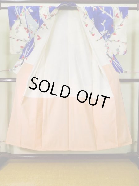 画像2: J1001J  紬 女性用着物  シルク(正絹) 深い  白, 花 【中古】 【USED】 【リサイクル】 ★★☆☆☆ (2)