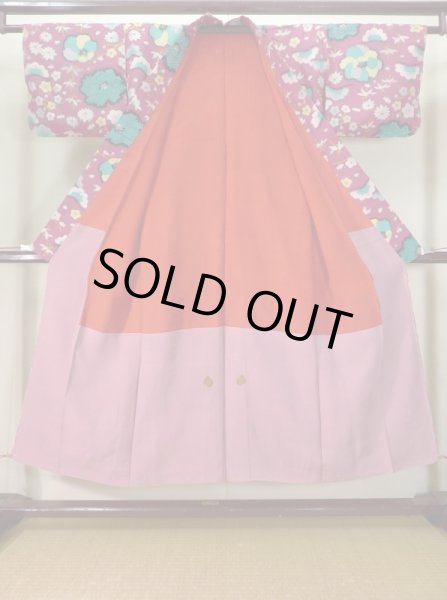 画像2: J1001K  紬 女性用着物  シルク(正絹) 深い 赤みのある 紫, ぼたん 【中古】 【USED】 【リサイクル】 ★★★★☆ (2)