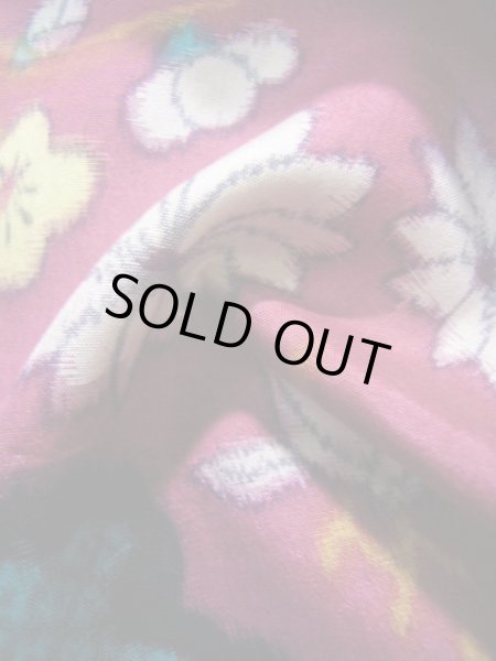 画像16: J1001K  紬 女性用着物  シルク(正絹) 深い 赤みのある 紫, ぼたん 【中古】 【USED】 【リサイクル】 ★★★★☆ (16)