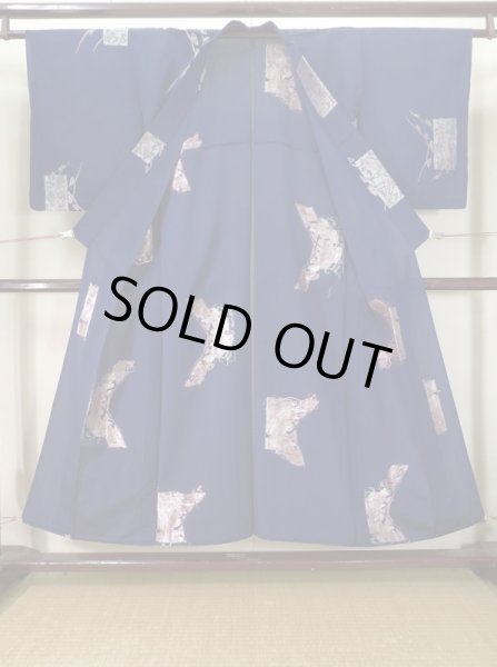 画像2: J1001Q  織 女性用着物  シルク（正絹） ダークな  青, 四角 【中古】 【USED】 【リサイクル】 ★★★★☆ (2)