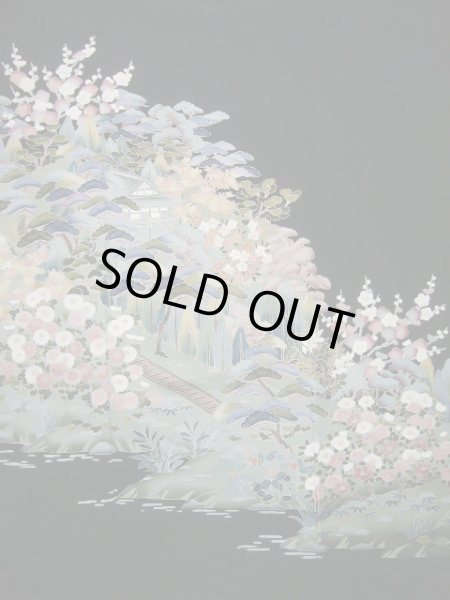 画像6: J1007I Mint  留袖 女性用着物 比翼(地紋) シルク(正絹)   黒, 花 【中古】 【USED】 【リサイクル】 ★★★★☆ (6)