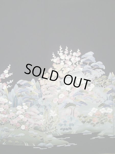 画像7: J1007I Mint  留袖 女性用着物 比翼(地紋) シルク(正絹)   黒, 花 【中古】 【USED】 【リサイクル】 ★★★★☆ (7)