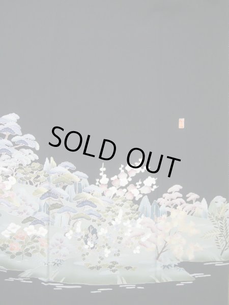 画像8: J1007I Mint  留袖 女性用着物 比翼(地紋) シルク(正絹)   黒, 花 【中古】 【USED】 【リサイクル】 ★★★★☆ (8)