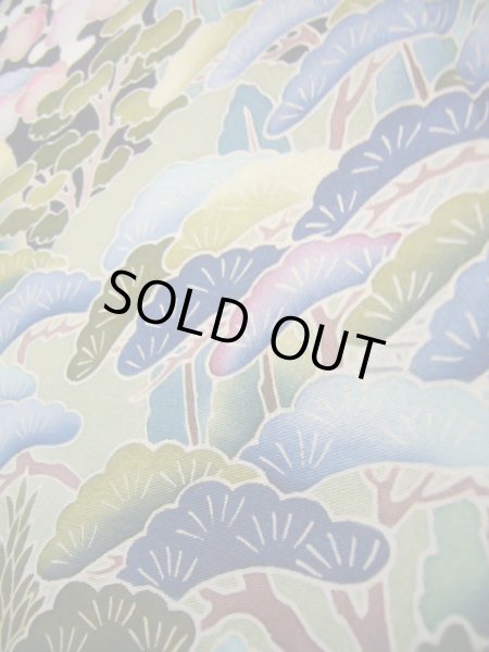 画像19: J1007I Mint  留袖 女性用着物 比翼(地紋) シルク(正絹)   黒, 花 【中古】 【USED】 【リサイクル】 ★★★★☆ (19)