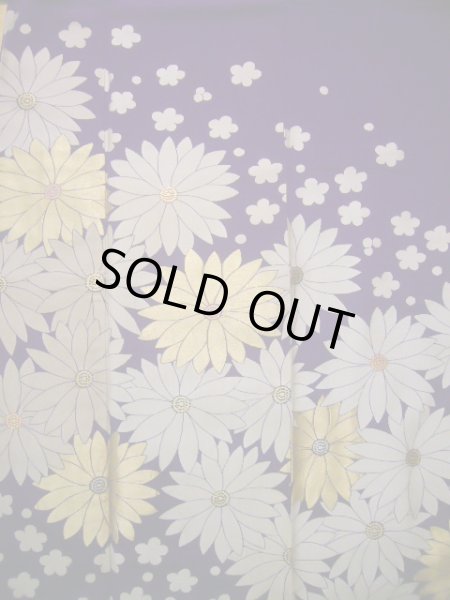 画像4: J1007L  訪問着 女性用着物  シルク(正絹) 深い  紫, 花 【中古】 【USED】 【リサイクル】 ★☆☆☆☆ (4)