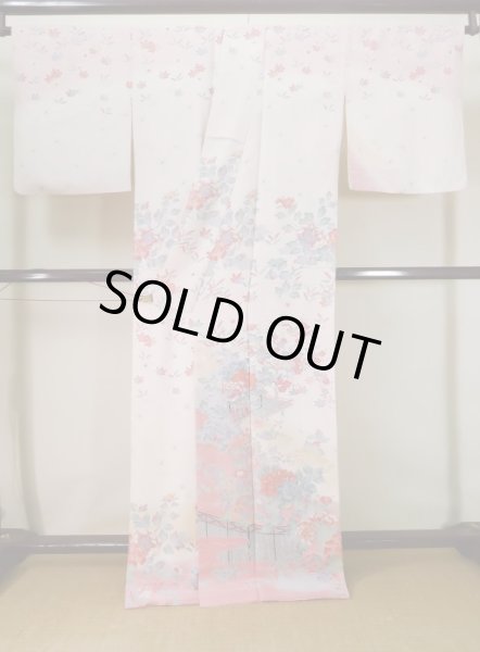 画像2: J1007P  訪問着 女性用着物  シルク(正絹) 淡い 薄い クリーム, ぼたん 【中古】 【USED】 【リサイクル】 ★★★☆☆ (2)