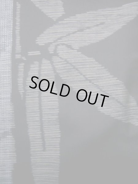 画像6: J1023A  大島紬 女性用着物 縦横絣 シルク（正絹）   黒, 笹 【中古】 【USED】 【リサイクル】 ★★☆☆☆ (6)