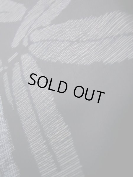 画像8: J1023A  大島紬 女性用着物 縦横絣 シルク（正絹）   黒, 笹 【中古】 【USED】 【リサイクル】 ★★☆☆☆ (8)