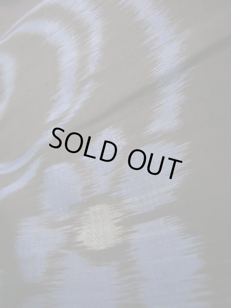 画像10: J1023C  大島紬 女性用着物 横双 シルク（正絹） 茶色がかった  黒, 花 【中古】 【USED】 【リサイクル】 ★★★☆☆ (10)