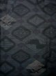 画像3: J1023E  大島紬 女性用着物 横双 シルク（正絹） ヘザー（杢） 青みのある 黒, 幾何学模様 【中古】 【USED】 【リサイクル】 ★★★★☆ (3)